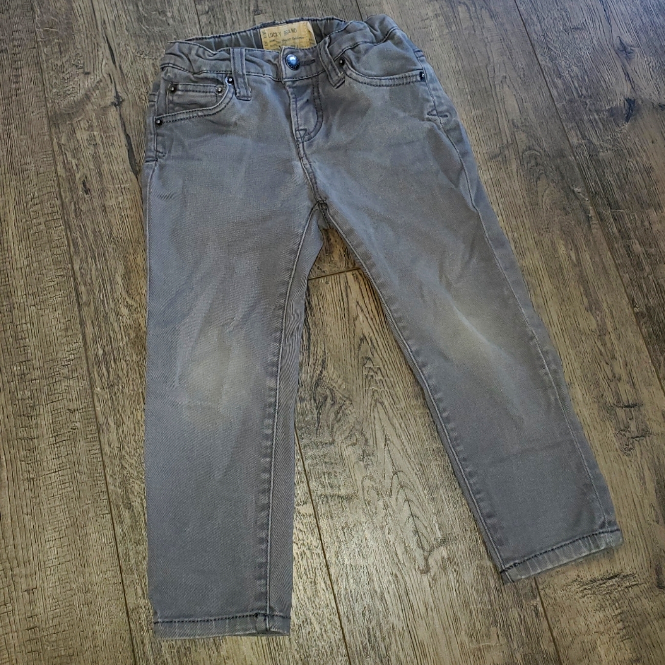 425 Lucky Brand Jeans